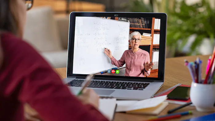 What Are The Top Online Business Courses Offered By Universities?